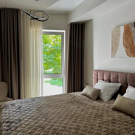 Parkside Lux - 2 Bedrooms Apartment, New