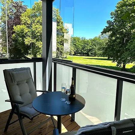 Parkside Lux - 2 Bedrooms Apartment, New דירה *