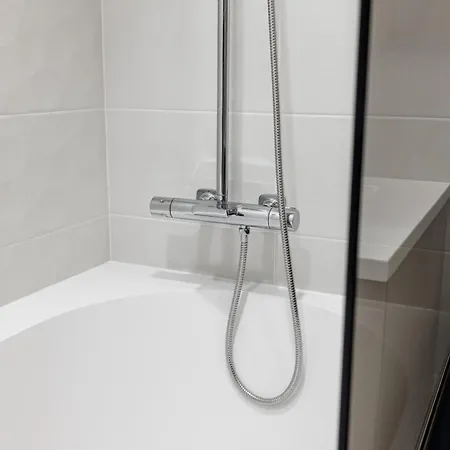 Parkside Lux - 2 Bedrooms Apartment, New