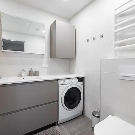 Parkside Lux - 2 Bedrooms Apartment, New *