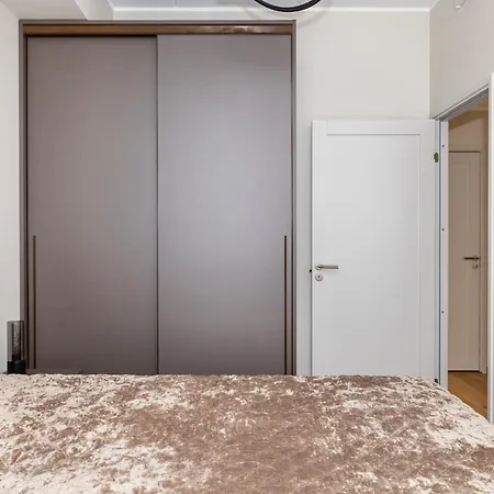 Parkside Lux - 2 Bedrooms Apartment, New