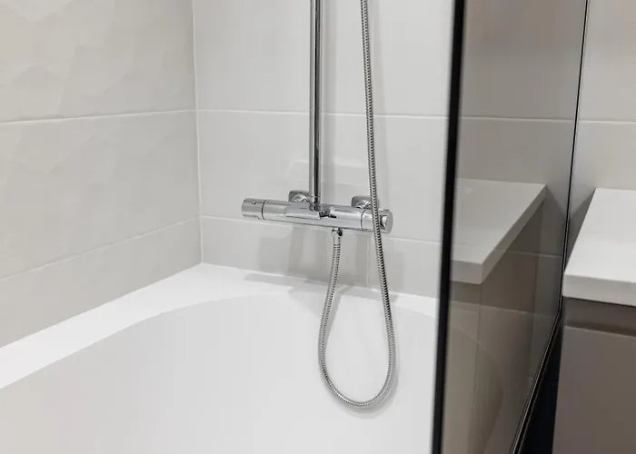 Parkside Lux - 2 Bedrooms Apartment, New