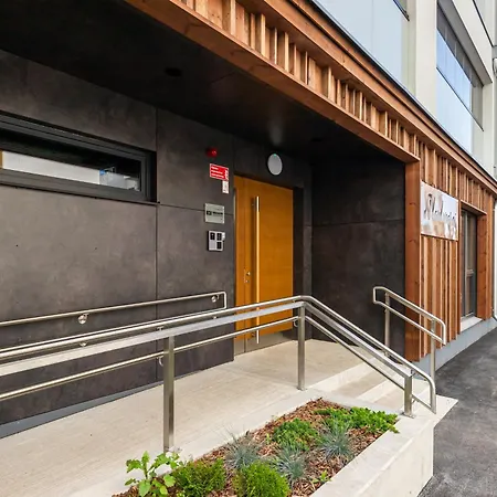 Parkside Lux - 2 Bedrooms Apartment, New