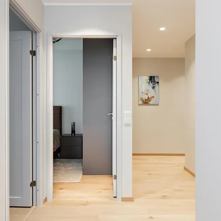 Parkside Lux - 2 Bedrooms Apartment, New Apartment *